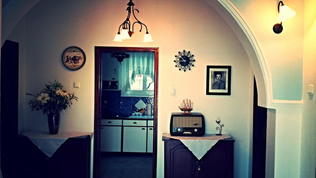 Rooms Ntontas Prínos Rum bild