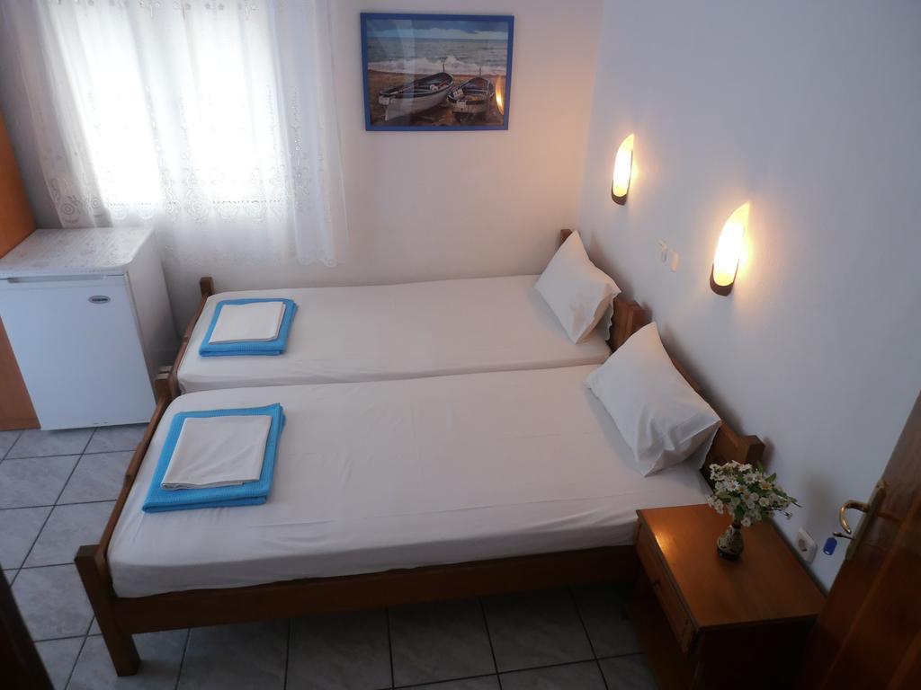 Rooms Ntontas Prínos Rum bild